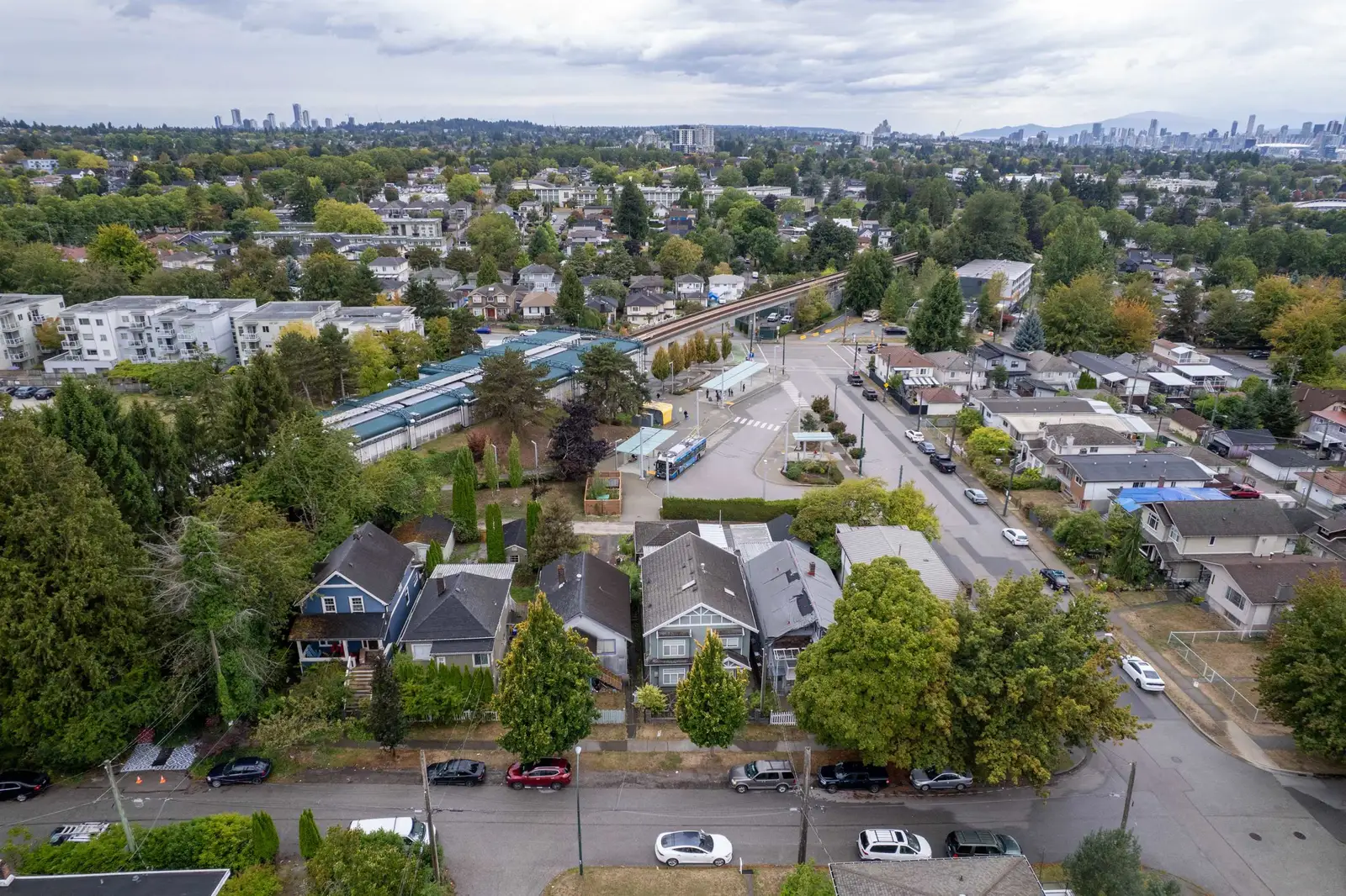 2474 E 24TH AVENUE, Vancouver BC V5R 5X6