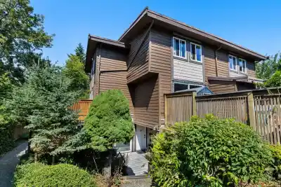 2 302 HIGHLAND WAY, Port Moody BC V3H 3V7