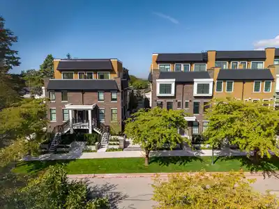 221 7789 YUKON STREET, Vancouver BC V5X 2Y4