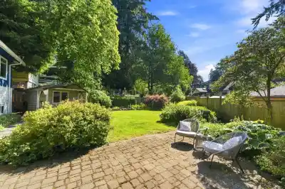 1611 LYNN VALLEY ROAD, North Vancouver BC V7J 2B5