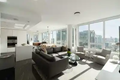 2004 885 CAMBIE STREET, Vancouver BC V6B 0R6