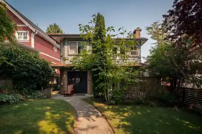 2183 NAPIER STREET, Vancouver BC V5L 2P1