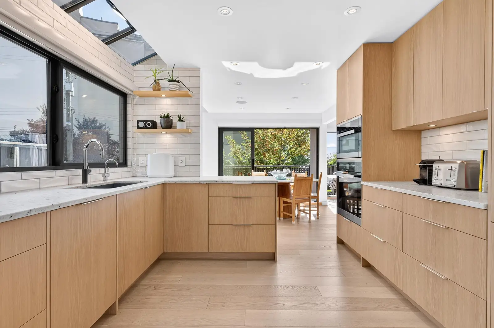 1880 BELLEVUE AVENUE, West Vancouver BC V7V 1B4