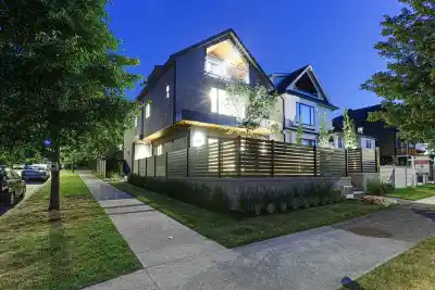 1 1990 VENABLES STREET, Vancouver BC V5L 2H8