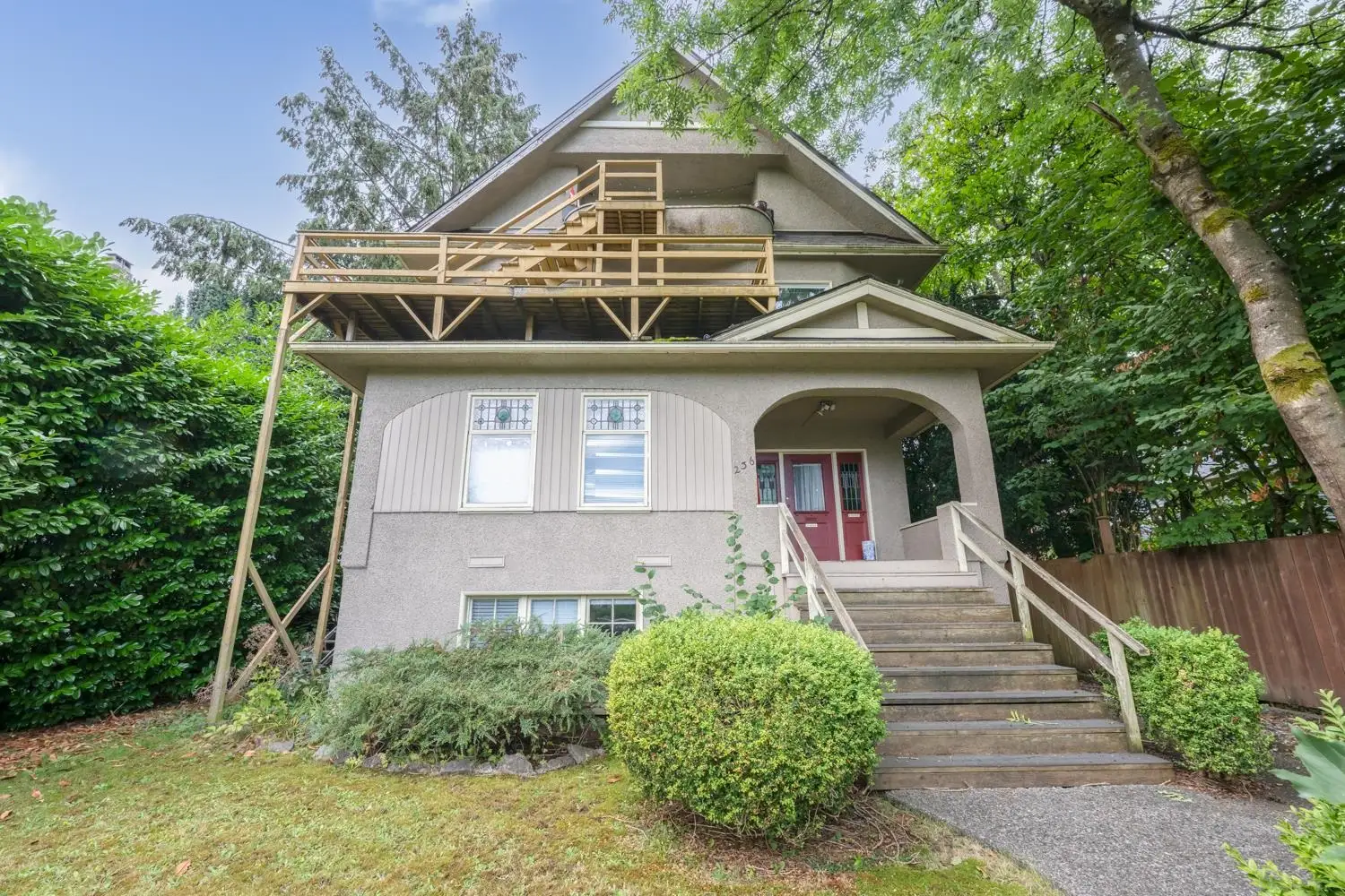 236 W 12TH AVENUE, Vancouver BC V5Y 1T8