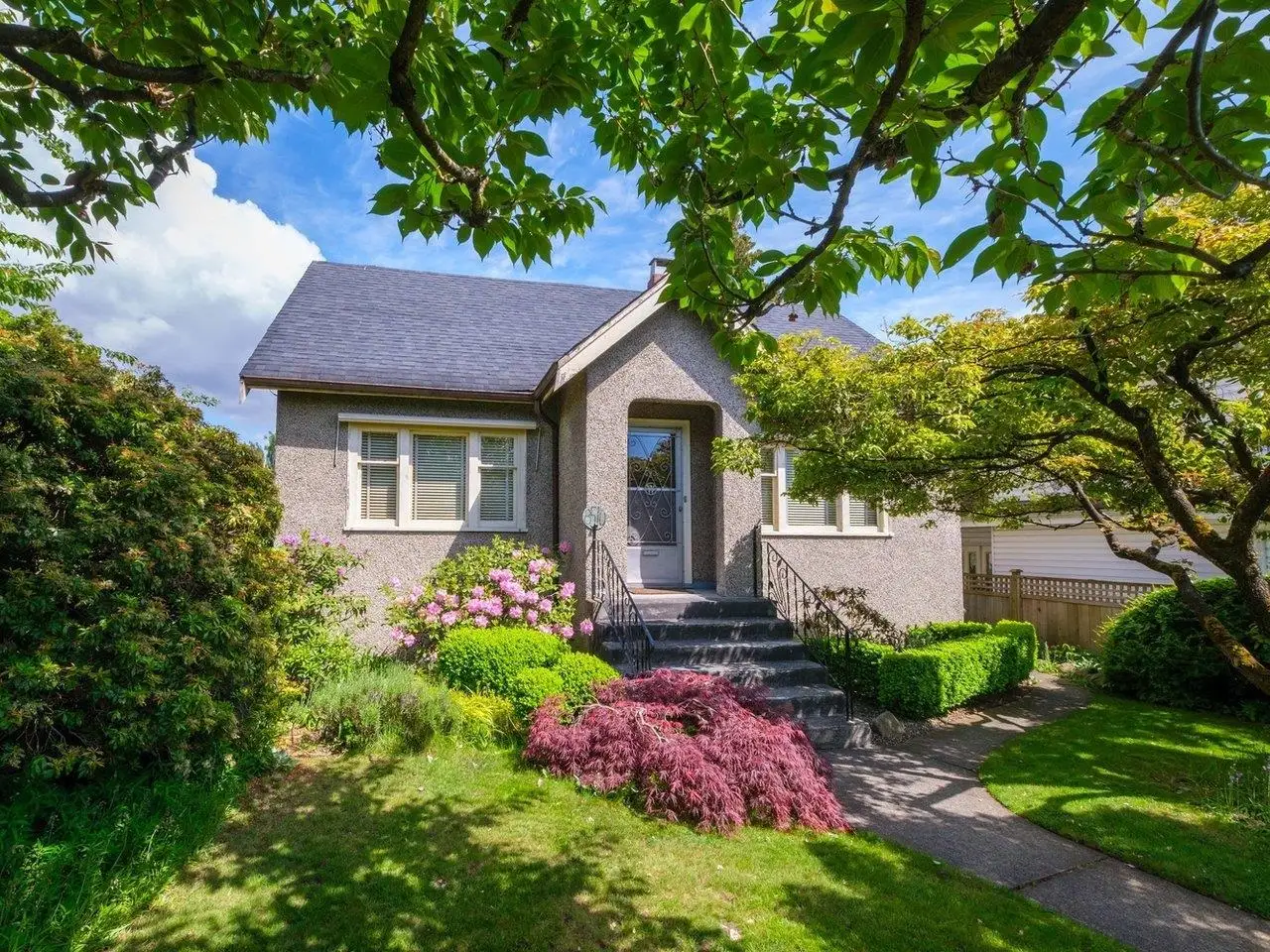 8510 MONTCALM STREET, Vancouver BC V6P 4P7