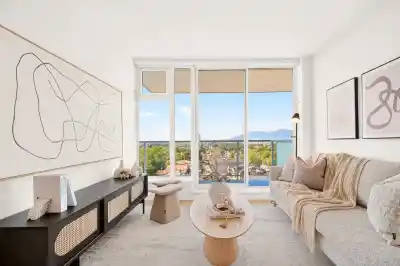 1105 4638 GLADSTONE STREET, Vancouver BC V5N 0G5
