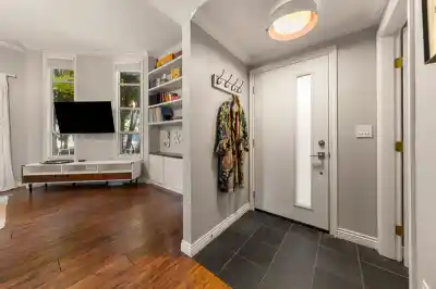 709 PRIOR STREET, Vancouver BC V6A 2G8