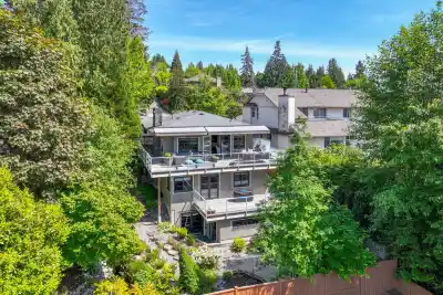 4041 PROSPECT ROAD, North Vancouver BC V7N 3L6