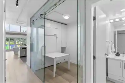 309 27 ALEXANDER STREET, Vancouver BC V6A 1B2
