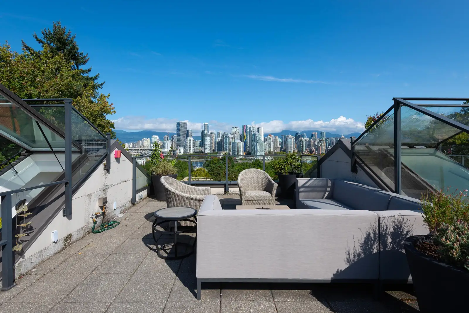 1088 W 7TH AVENUE, Vancouver BC V6H 0B5
