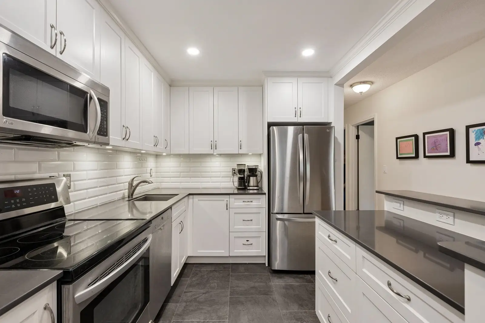 209 310 E 3RD STREET, North Vancouver BC V7L 1E9
