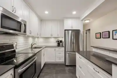 209 310 E 3RD STREET, North Vancouver BC V7L 1E9