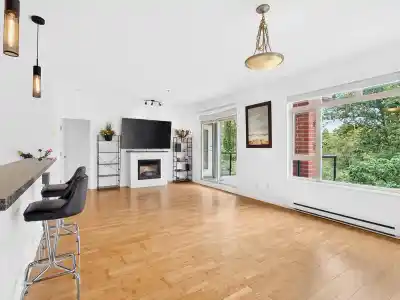 304 100 CAPILANO ROAD, Port Moody BC V3H 5M9