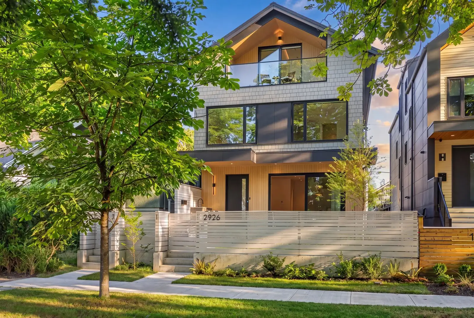 1 2926 W 12TH AVENUE, Vancouver BC V6K 2R3