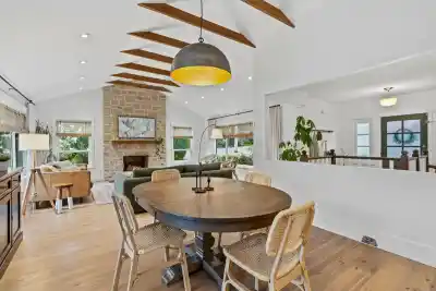 1335 RIDGEWOOD DRIVE, North Vancouver BC V7R 1J4