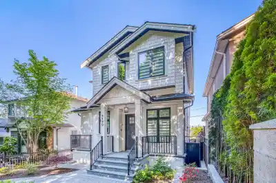 4990 SHERBROOKE STREET, Vancouver BC V5W 3M2