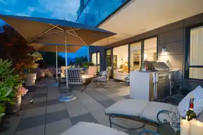 302 4427 CAMBIE STREET, Vancouver BC V5Z 2Y8