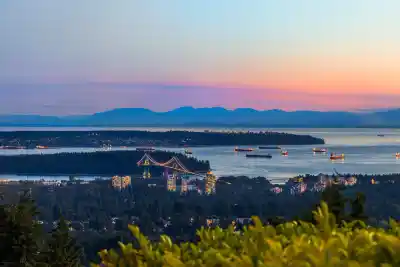 187 RONDOVAL CRESCENT, North Vancouver BC V7N 2W6