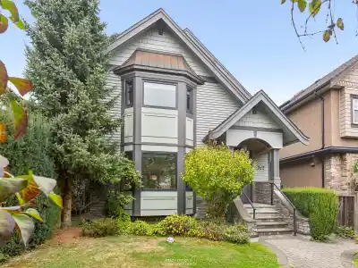 917 W 20TH AVENUE, Vancouver BC V5Z 1Y4