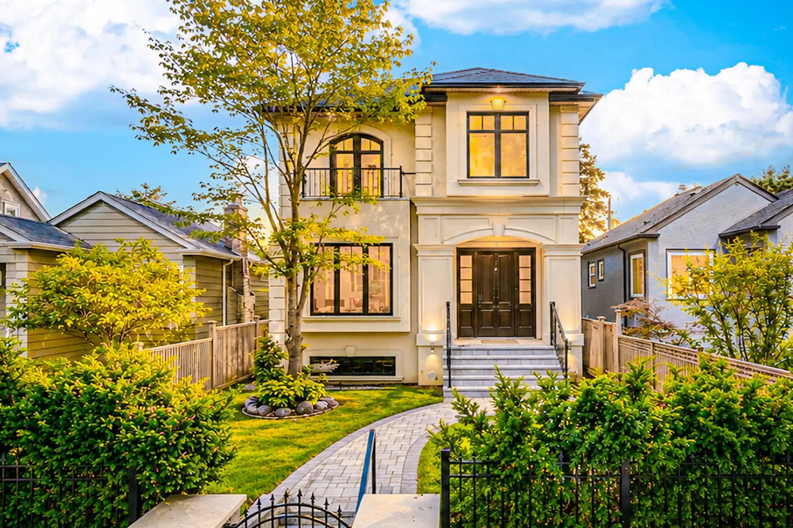 4627 W 15TH AVENUE, Vancouver BC V6R 3B5