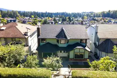 557 TEMPE CRESCENT, North Vancouver BC V7N 1E7