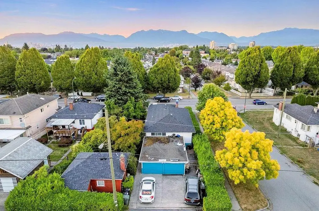 1294 E 33RD AVENUE, Vancouver BC V5V 3B6