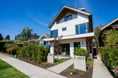2 4579 W 11TH AVE AVENUE, Vancouver BC V6R 2M5