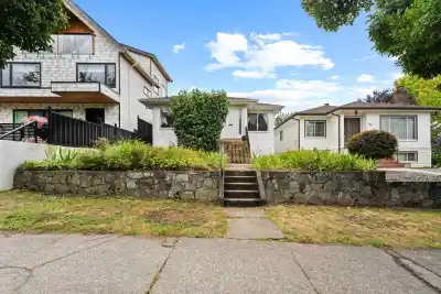 2608 E 4TH AVENUE, Vancouver BC V5M 1K4