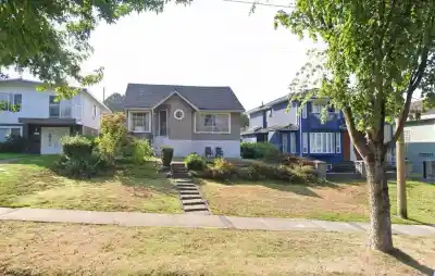 2772 E 5TH AVENUE, Vancouver BC V5M 1N2