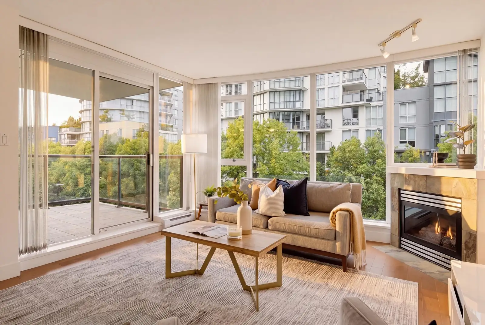 404 1428 W 6TH AVENUE, Vancouver BC V6H 4H4