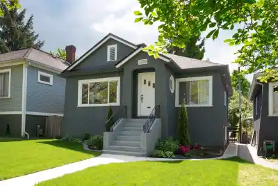 3120 TURNER STREET, Vancouver BC V5K 2H1