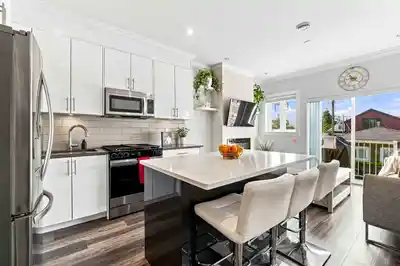 3162 VENABLES STREET, Vancouver BC V5K 2S4