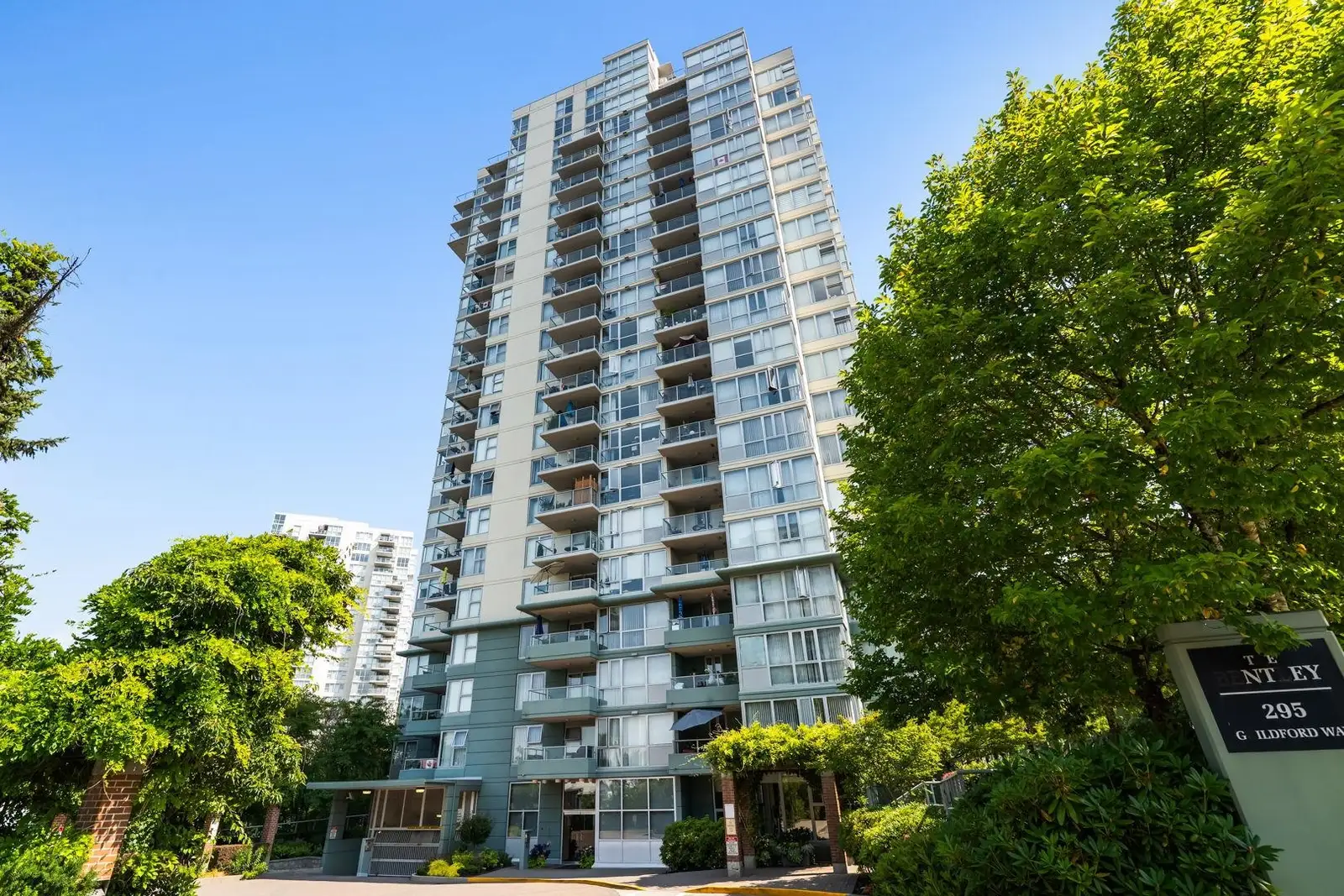 902 295 GUILDFORD WAY, Port Moody BC V3H 5N3