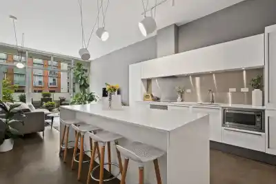 409 53 W HASTINGS STREET, Vancouver BC V6E 1T8