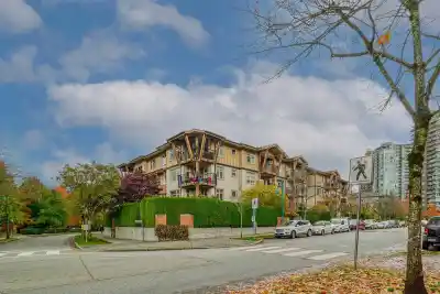 403 500 KLAHANIE DRIVE, Port Moody BC V3H 5L1