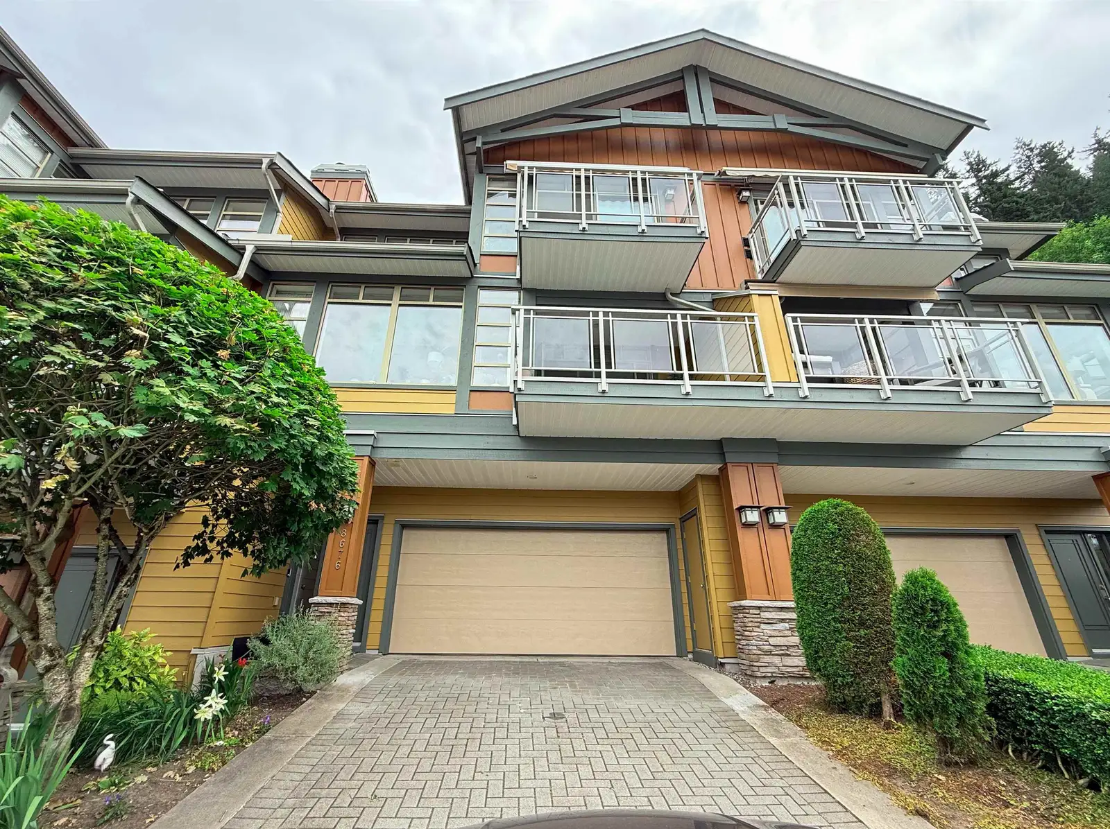 8676 SEASCAPE DRIVE, West Vancouver BC V7W 3J7