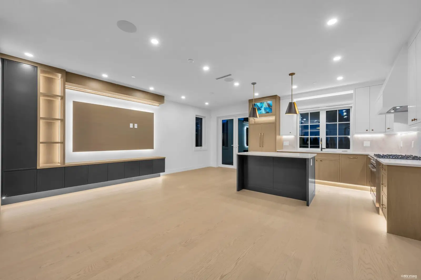 2 5150 SPENCER STREET, Vancouver BC V5R 4A3