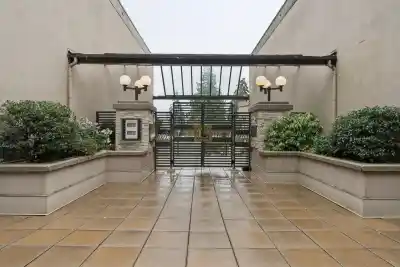 602 1500 OSTLER COURT, North Vancouver BC V7G 2S2