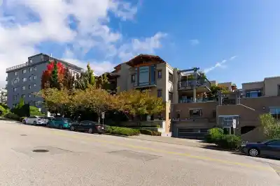 202 550 17TH STREET, West Vancouver BC V7V 3S7