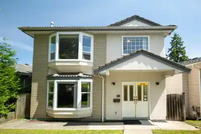 4568 HOY STREET, Vancouver BC V5R 4N4