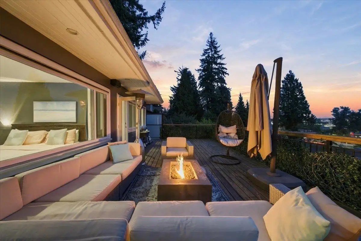 1095 W KEITH ROAD, North Vancouver BC V7P 1Y6