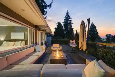 1095 W KEITH ROAD, North Vancouver BC V7P 1Y6