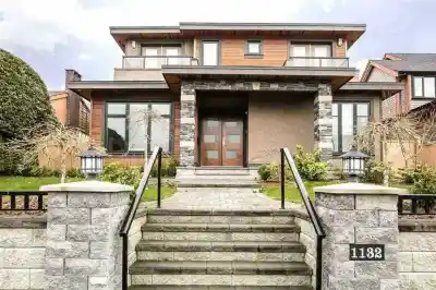 1132 CLOVERLEY STREET, North Vancouver BC V7L 1N6