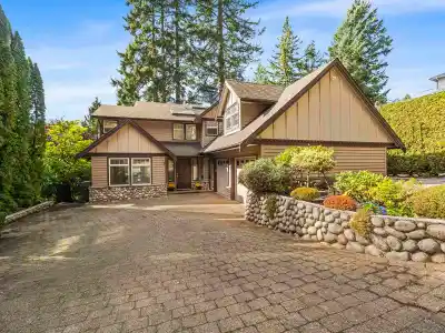 4047 WOODBURY AVENUE, North Vancouver BC V7N 3N4