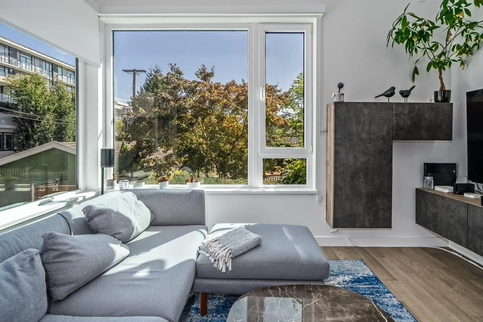 487 W 26TH AVENUE, Vancouver BC V5Y 0M8