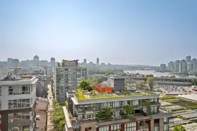 1501 1768 COOK STREET, Vancouver BC V5Y 0N3