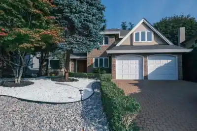 3033 Griffin PLACE PLACE, North Vancouver BC V7R 4W9