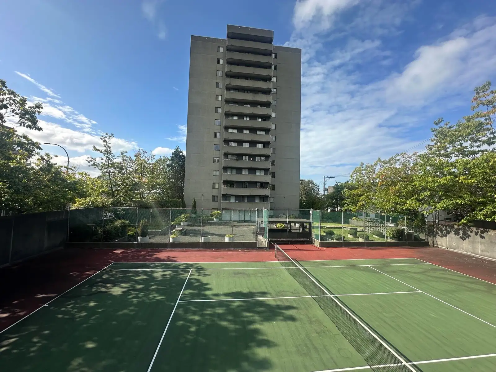 406 110 W 4TH STREET, North Vancouver BC V7M 3H3