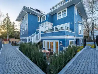 7303 HUDSON STREET, Vancouver BC V6P 4L1
